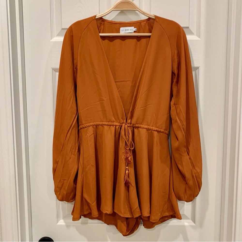 🌞 LIONESS Terracotta Orange One-Piece Romper Deep V Plunging Neckline